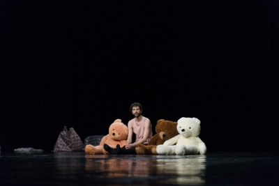 “Grrr, I’m dancing” Universe of a dancing bear by Mathis KleinschnittgerPhoto Yana Lozeva