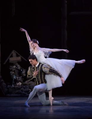 Jenna Roberts as Giselle and Iain Mackay as AlbrechtPhoto Bill Cooper