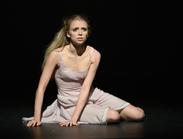 Veronika Verterich in The storm before the calm by Adrian OldenburgerPhoto Stuttgart Ballet